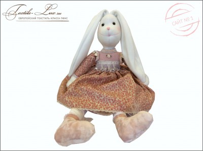 Заяц девочка в платье в ожерелье коллекционная игрушка